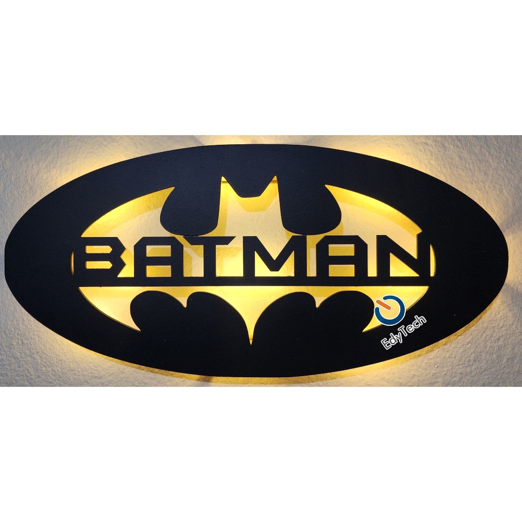 Luminária Batman de parede, abajour Geek, MDF preto fosco 3mm, com fita dupla face e ou local para pendurar com prego
