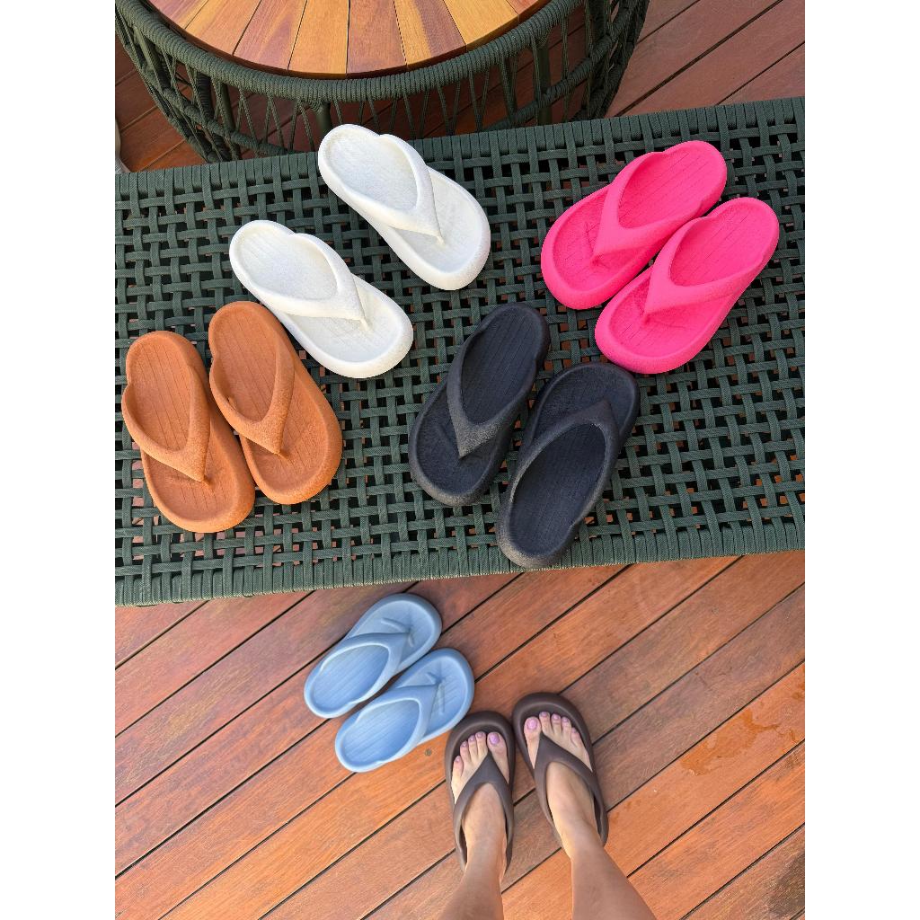 Chinelo de Dedo Nuvem Feminino Sola Anatômica Slide Cloud conforto e antiderrapante