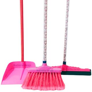 Vassoura Rosa Multiuso, Rodo Rosa Grande de 40cm e Pá de Lixo Rosa com Cabos em Oferta na Shopee