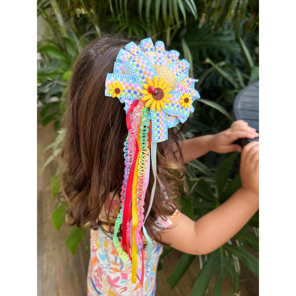 Duplinha de Laços Festa Junina Infantil Com Chapeuzinho Xadrez Com Detalhe Girassol Presilha Bico de Pato