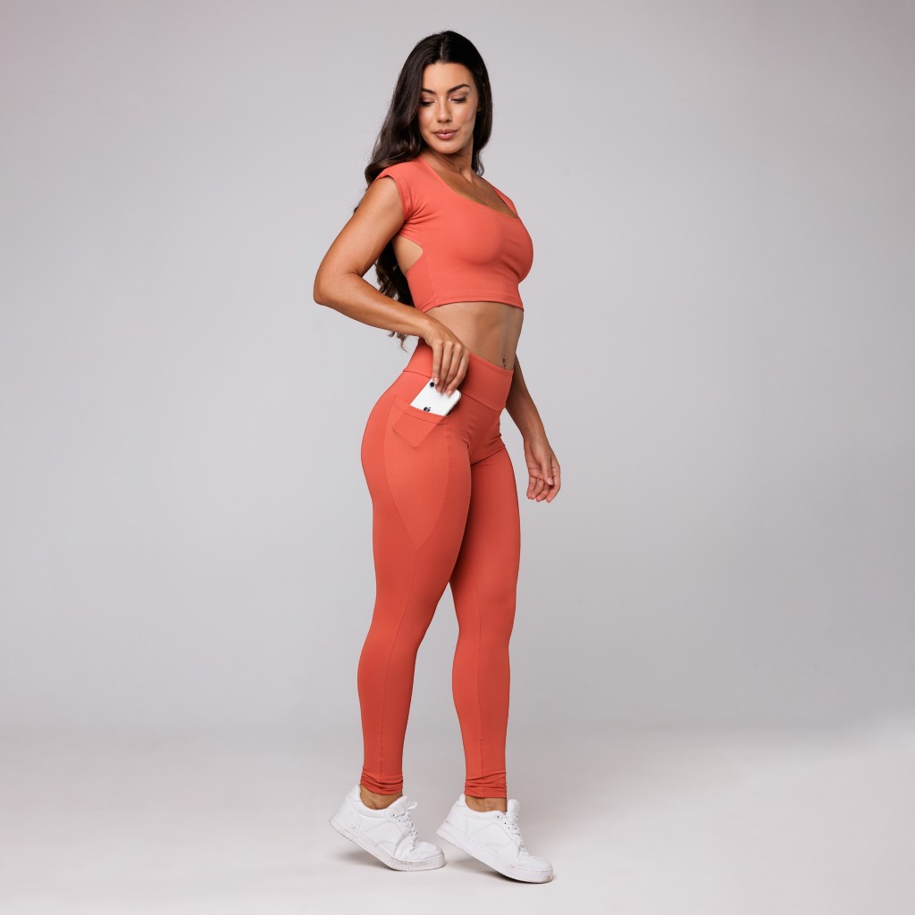 Conjunto Academia Fitness Feminino Top Decote Quadrado e Legging Com Bolso Treino Coleção Essential
