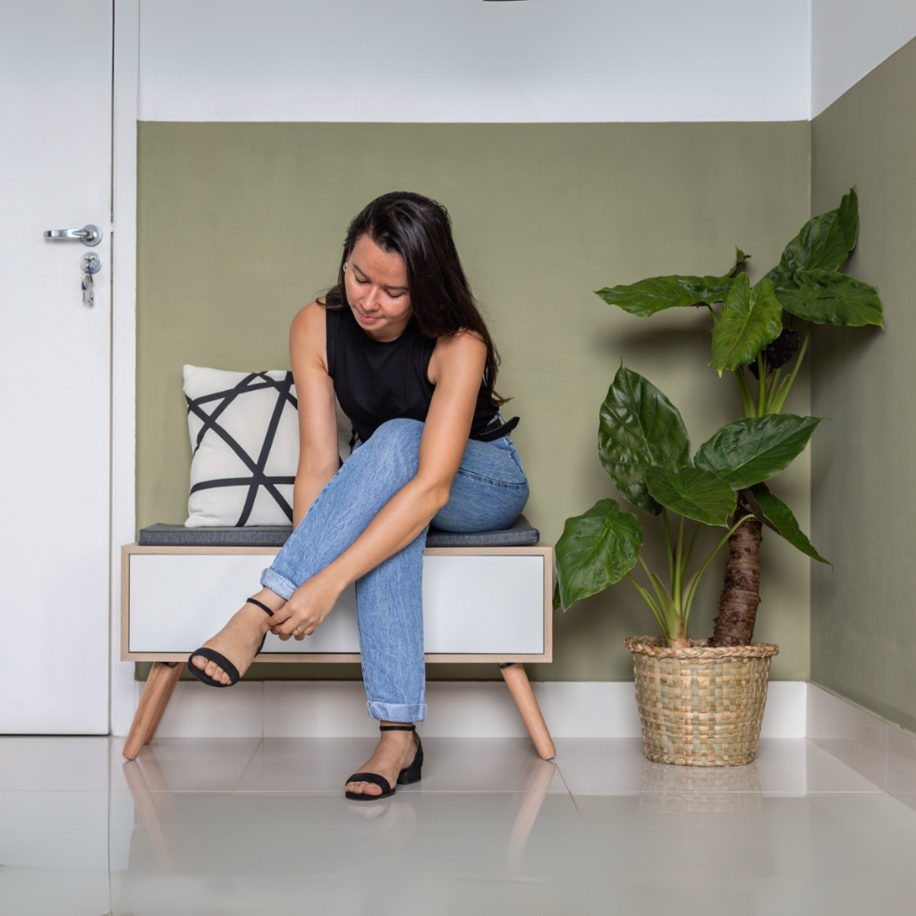 Banco para Calçar Sapatos na Black Friday 2025 | BuscaProdutos