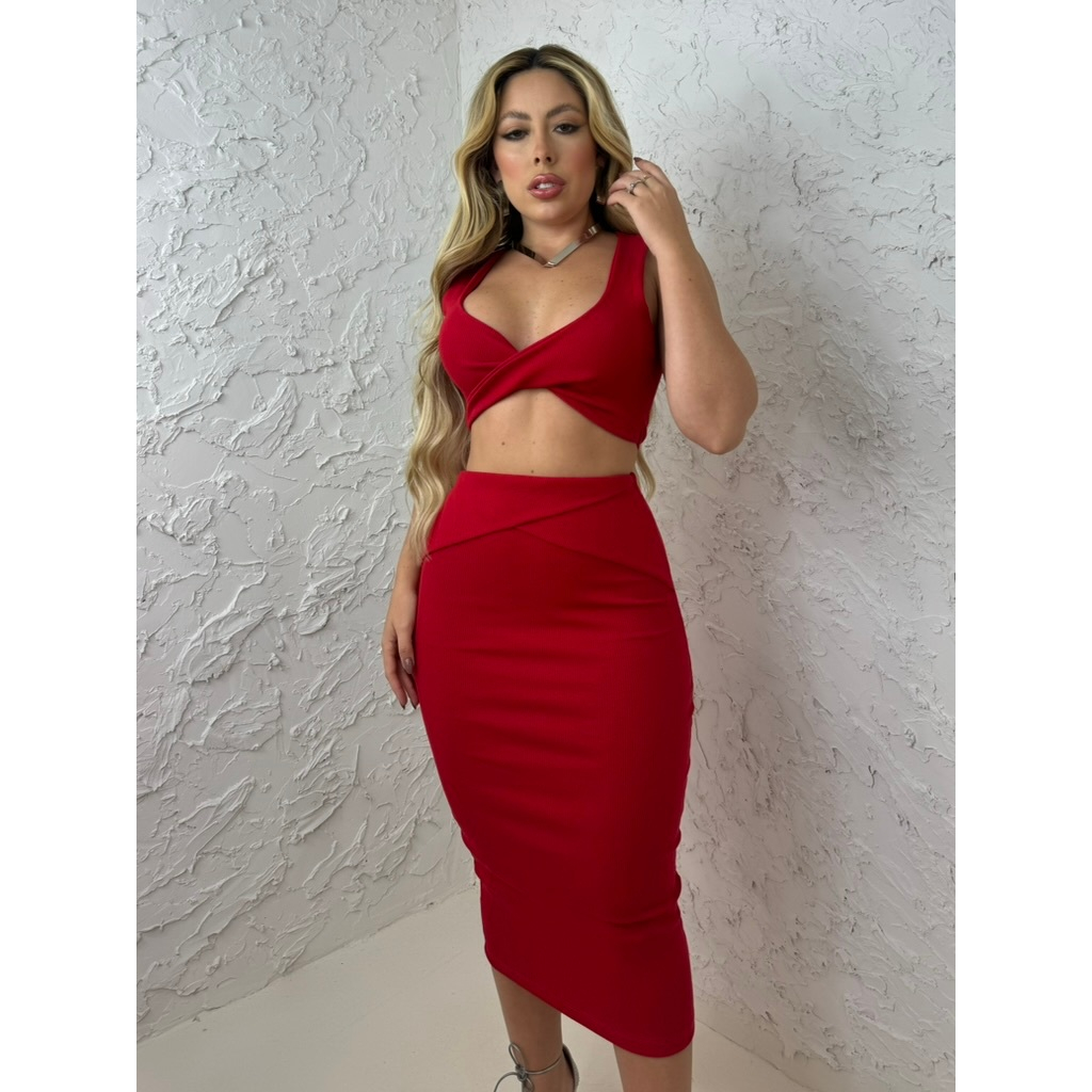 Conjunto Natasha de saia mid e cropped top cruzado