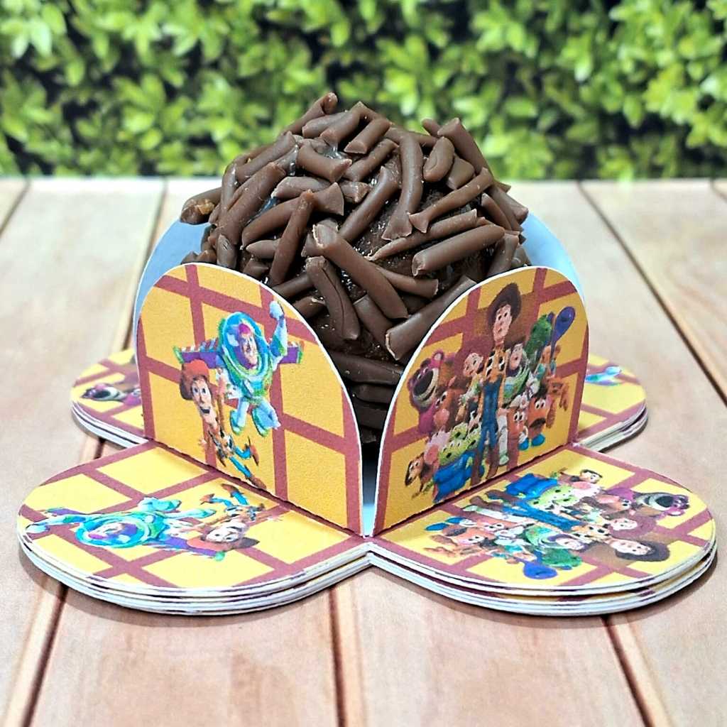Forminhas 4 Pétalas Personalizada para Doces Brigadeiro, Aniversário, Festa Toy Story