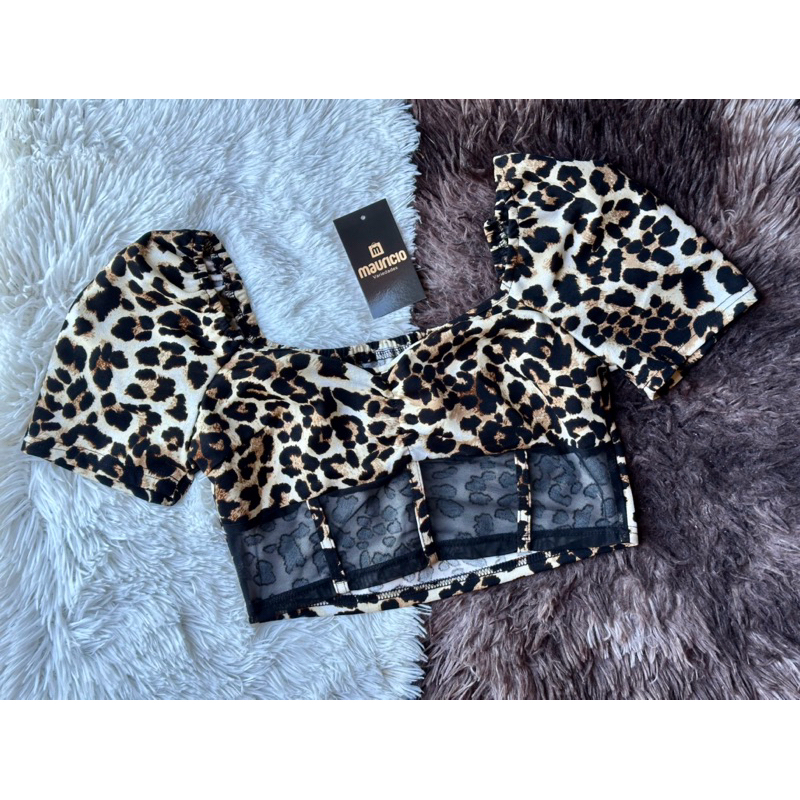 Cropped Tule Manga Bufante estampa Onça