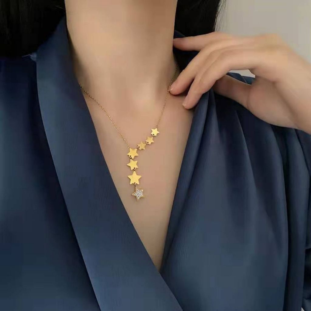 Novo colar de aço titânio 18K estilo personalidade Big Dipper mais vendido para mulheres, combina com tudo, sensação de em Oferta na Shopee