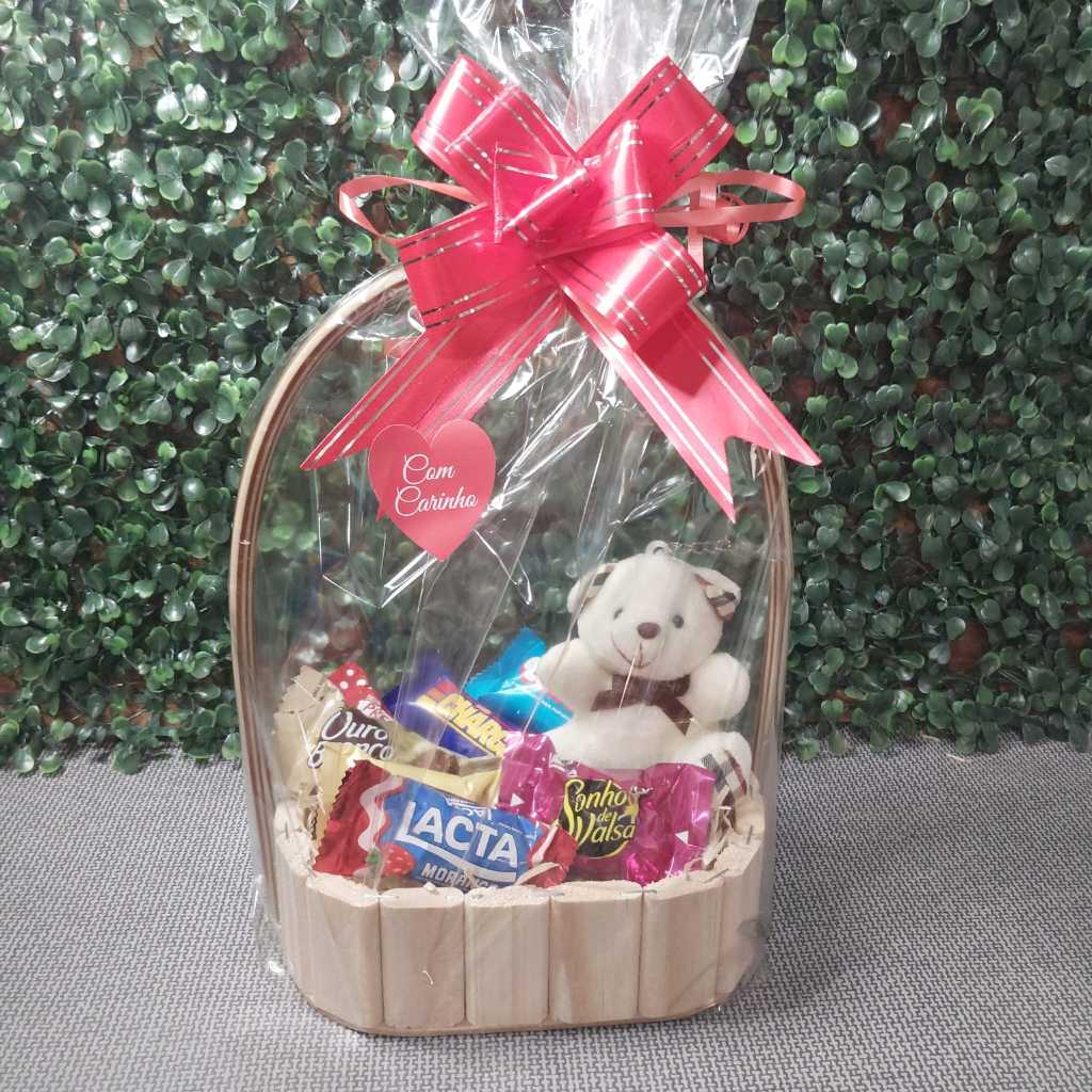 Cesta de Chocolate + Chaverinho Para Pascoa , Namorados,Aniversário, Mães, Pais, Presente para Amigo em Oferta na Shopee