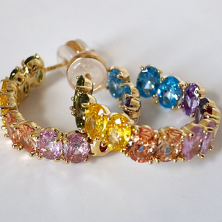 Argola Dourada Colorida em Zircônias em Oferta na Shopee