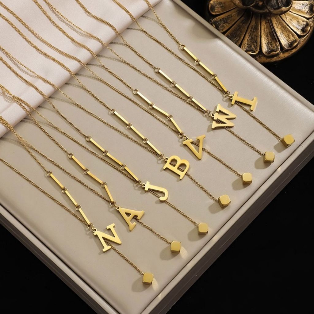 Novo colar de aço inoxidável 18K, moderno e elegante, não escurece nem desbota em Oferta na Shopee