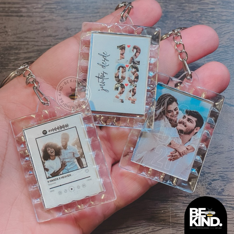 Chaveiro Acrílico Dupla Face Personalizado (1 unidade) - Presente Criativo e Cheio de Amor | be kind.