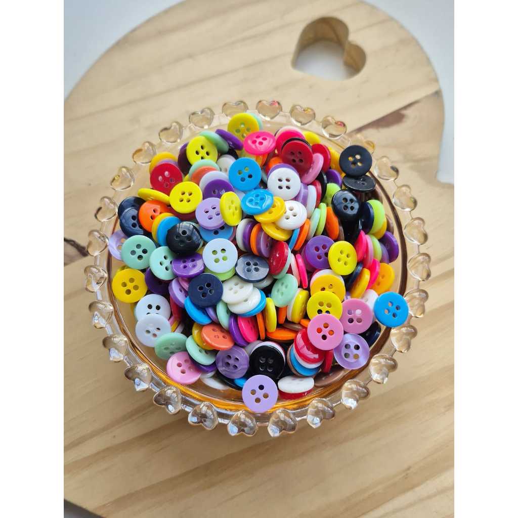 Botão Camisaria 4 Furos Brilhante 01485 MIX - Pacote com 144 Unidades em Oferta na Shopee
