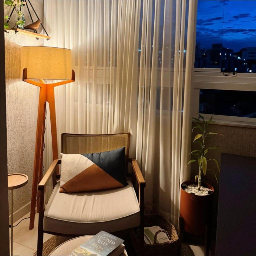 Luminária Coluna Abajur de Chão Viena Desmontável em Madeira para Decoração Casa Quarto Sa...
