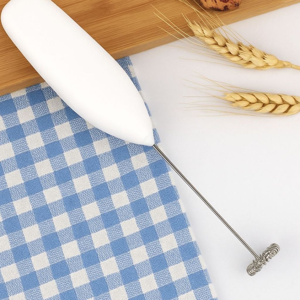 Mini Mixer Preto ou Branco Misturador De Cappuccino/Café/ Chá e Bebidas de Espuma em Oferta na Shopee