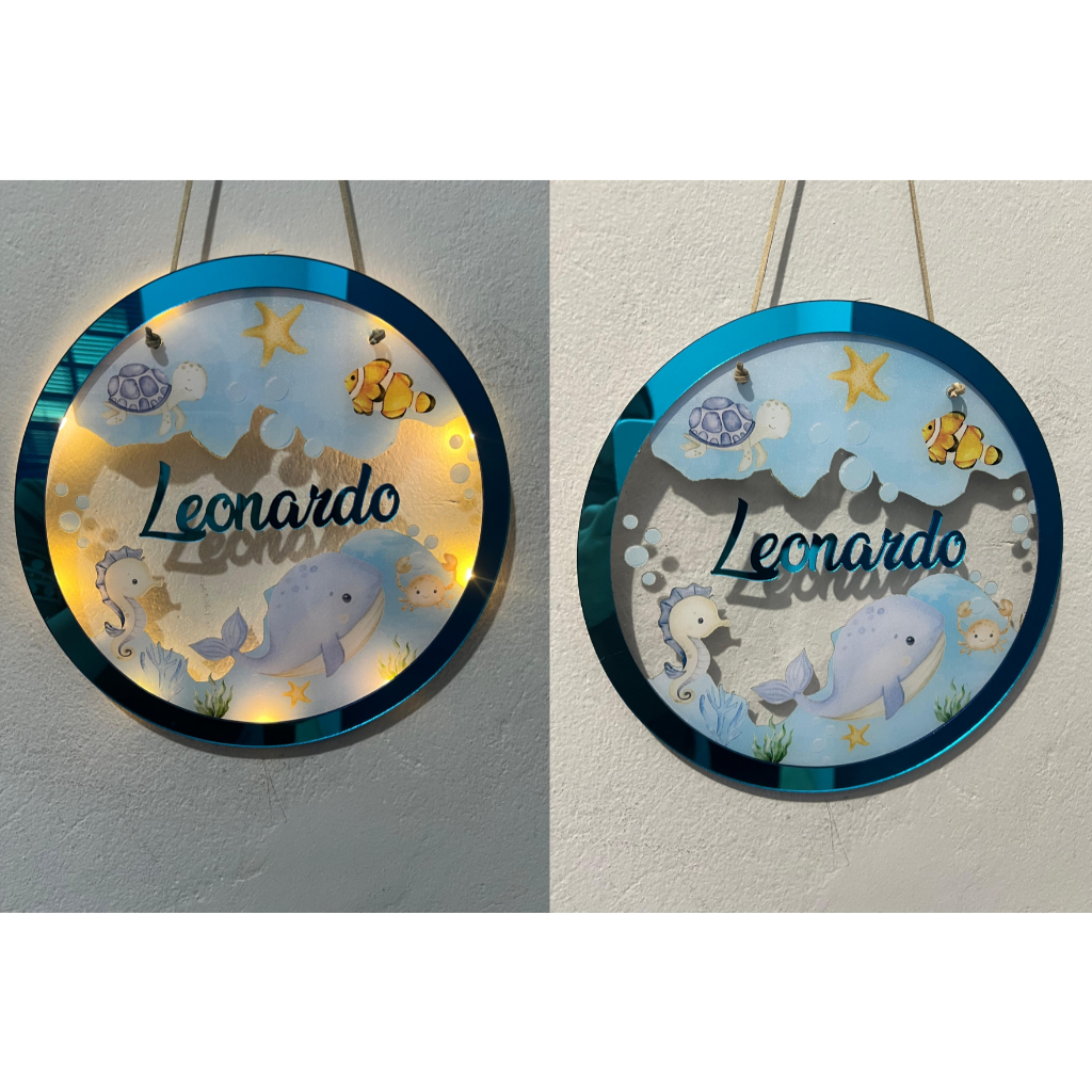 Enfeite Porta Maternidade Acrílico com Led Nossa Senhora Aparecida Fundo Do mar Ursinho Baloeiro