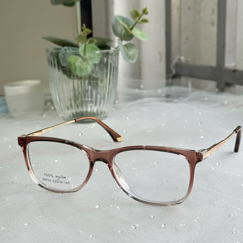 Armação de óculos para Grau Feminino Tamanho Pequeno / Modelo Novidade / 68526 em Oferta na Shopee