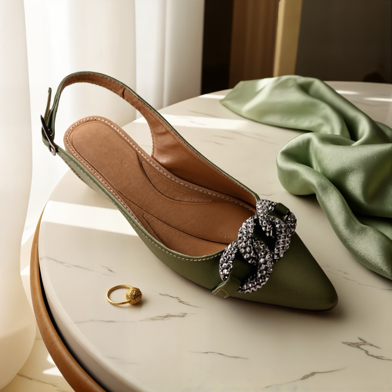Sapatilha Feminina Slingback Corrente Trabalhada | Verde Oliva – elegante, leve, confortáv...