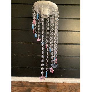 lustre fixo infantil menino e menina unissex quarto lojas príncipes princesas coroas brinquedotecas espaço kids