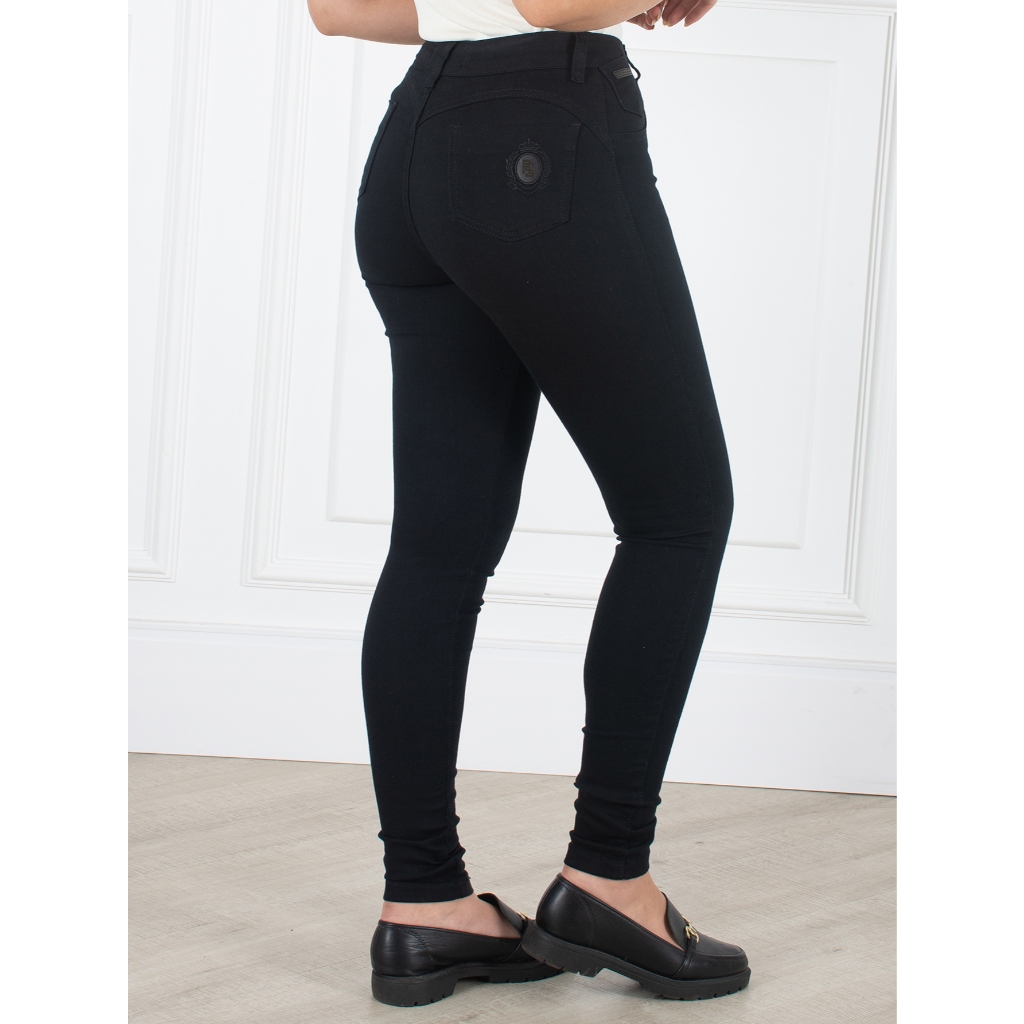 Calça Jeans Feminina Preta Skinny Cintura Alta com Elastano Lycra Cós Alto Hot Pants não Desbota Levanta Empina Bumbum