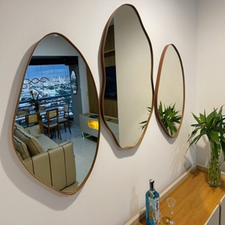 Kit 3 Espelhos Decorativos Orgânicos com Moldura em Couro Caramelo – Moldura Premium para Sala Hall em Oferta na Shopee