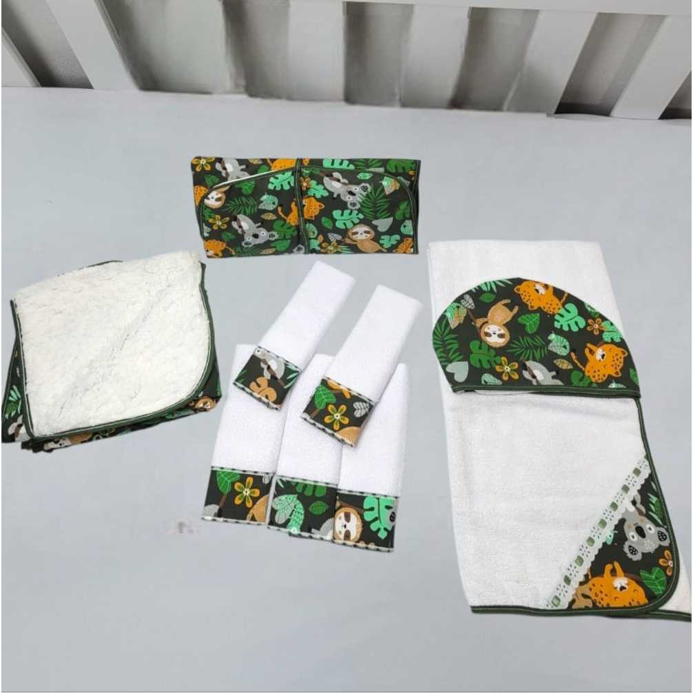 Manta Cobertor Sherpa Bebê + Toalha Banho Capuz Bebê + Trocador + 03 Toalha Boca Ombro Tipo Babete Para Bebê