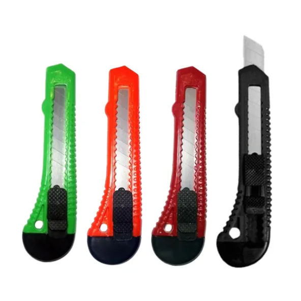 Estilete Plástico 18mm -CORES SORTIDAS em Oferta na Shopee