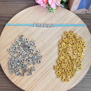 Passante letra Abs 12mm 100 un entremeio miçangas encardenação personalizados faça vocÊ mesmo em Oferta na Shopee