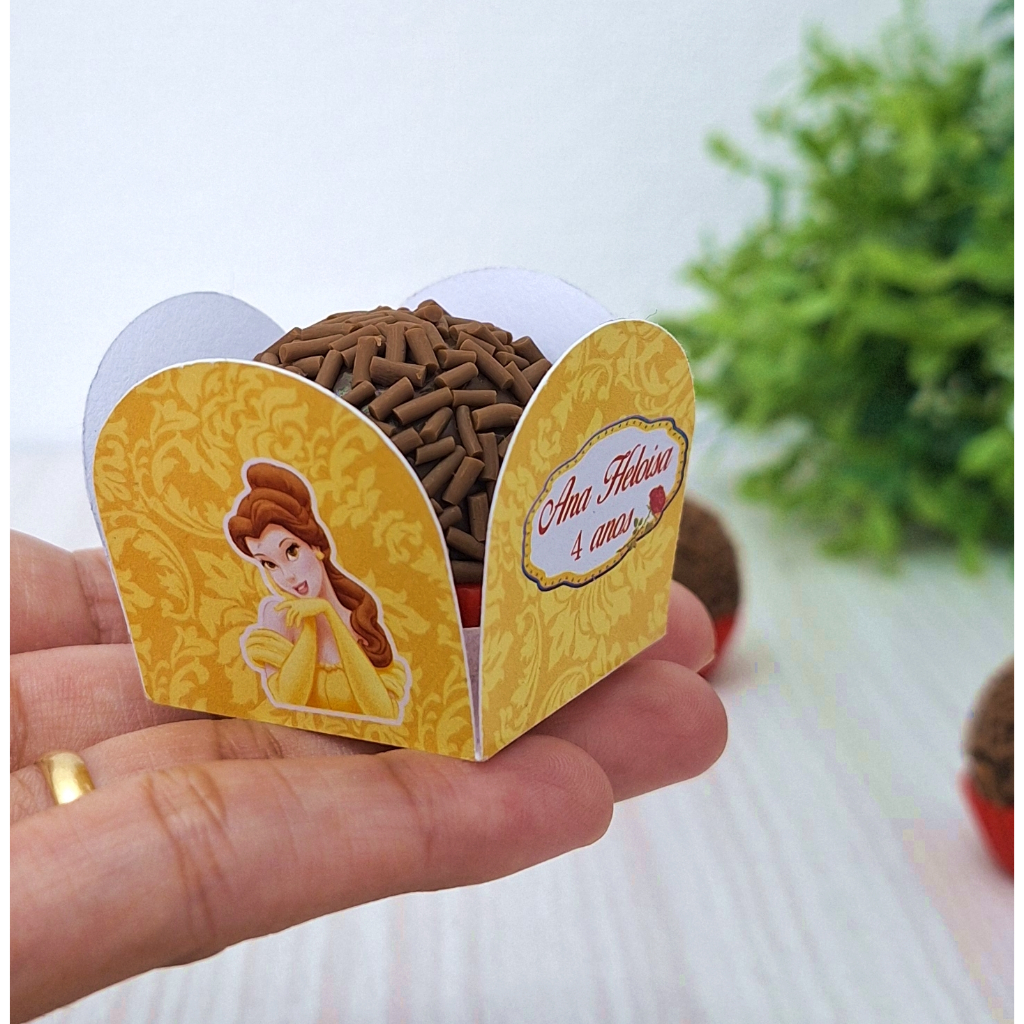 Forminha de doce brigadeiro Personalizada BELA E A FERA - 4 pétalas - Festa de aniversário