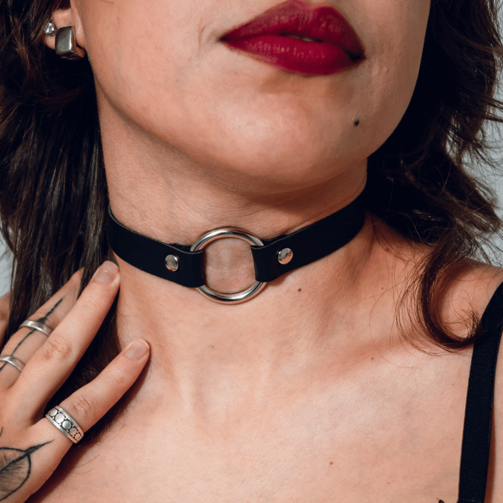 Chocker Argola Gargantilha Couro Sintético Argola Rock Cosplay em Oferta na Shopee