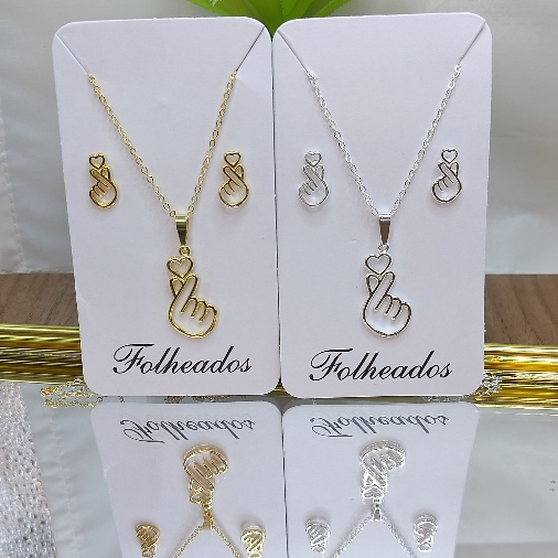 Colar + Brinco Feminino Pingente Gesto Coração Folheado A Ouro 18k É Prata 925