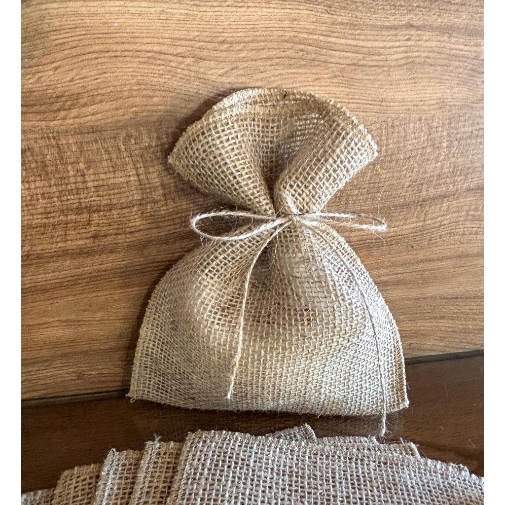 Saquinho de Juta 15x20cm | Embalagem para Lembrancinhas, Artesanato, Produtos Naturais | Kit 10 a 40 em Oferta na Shopee