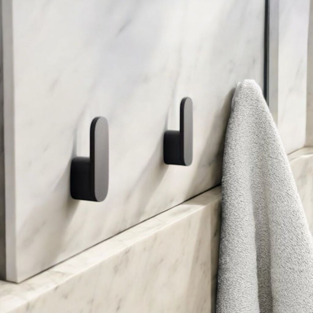 Cabides de Parede para Toalhas Banheiro Bolsas e Roupas Gancho Adesivo 3M em Oferta na Shopee