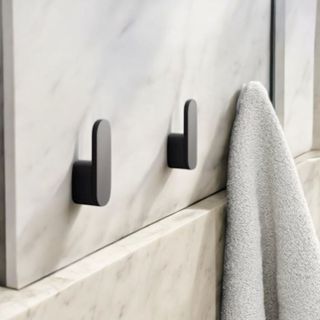 Cabides de Parede para Toalhas Banheiro Bolsas e Roupas Gancho Adesivo 3M em Oferta na Shopee