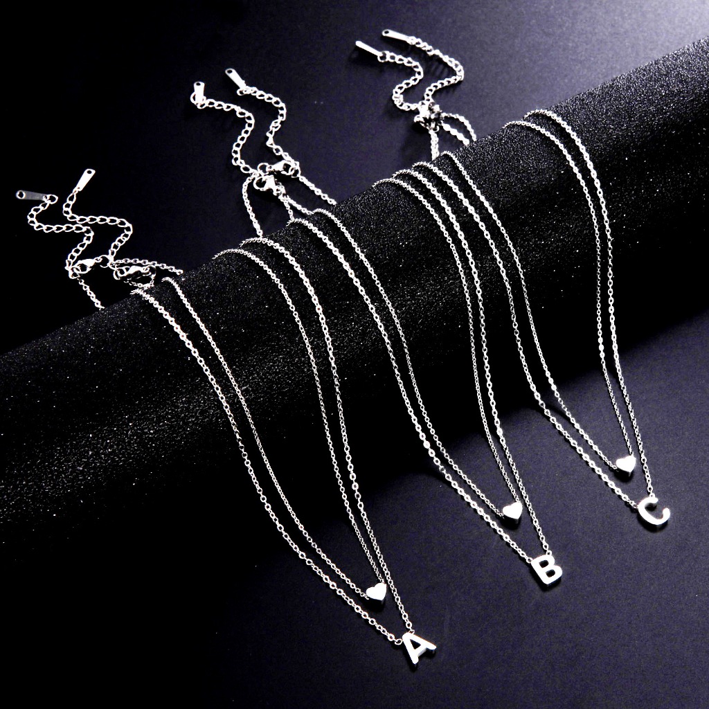 Kit 2 Colar Com Pingente Letras Feminina Inicial do Nome e Coração  banhado prata 925 ou ouro 18k em Oferta na Shopee