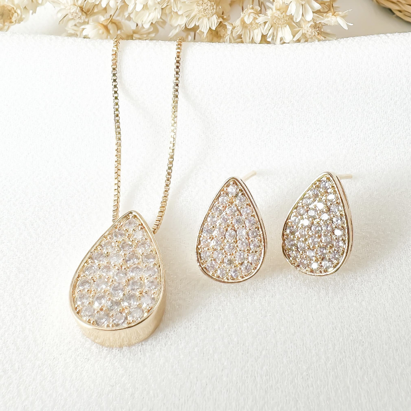 Conjunto colar em Forma de Gota + brincos em banhado e prata 925 e ouro 18k femininas  cravejado  Zircônia em Oferta na Shopee