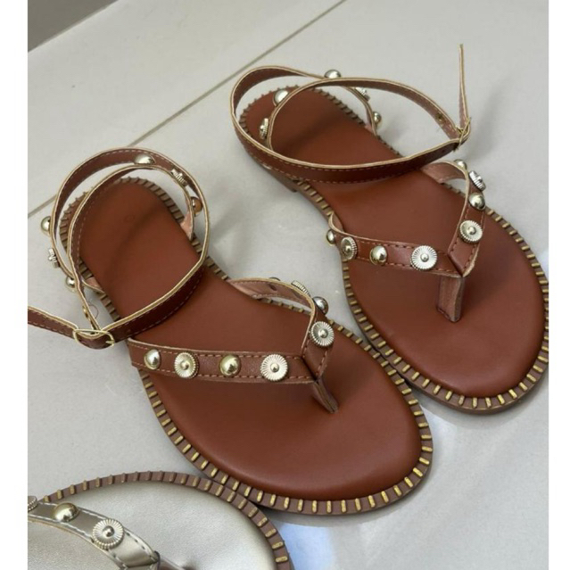 Sandália Rasteirinha Feminina de Dedinho Boho Chic Rivello Asa Delta Com Aplicações | Envio imediato