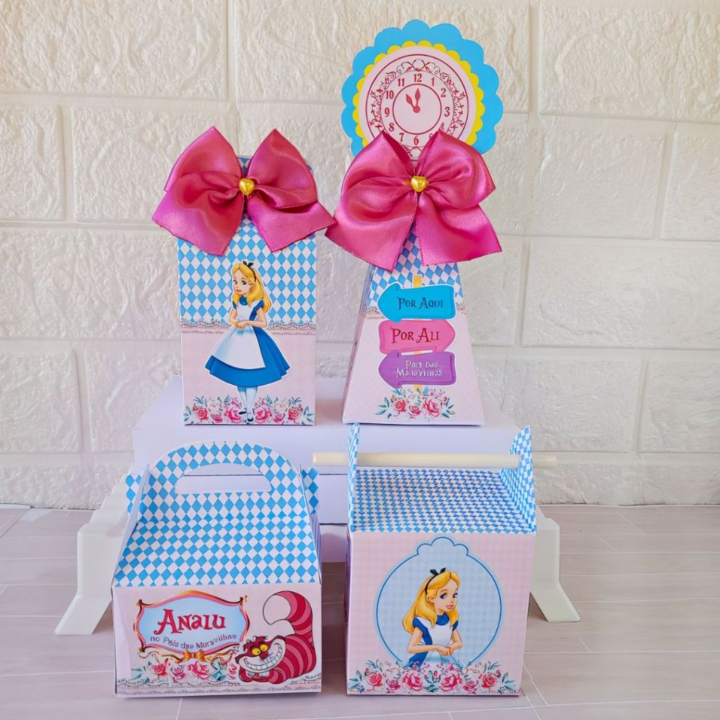 Kit Festa Alice No Pais das Maravilhas  Personalizados Lembrancinhas Festa infantil Aniversário