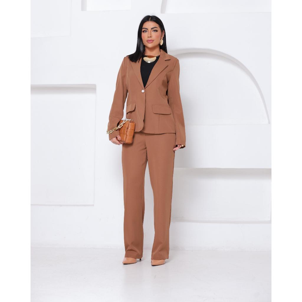 Conjunto Blazer e Calça em Alfaiataria Elegante Casual