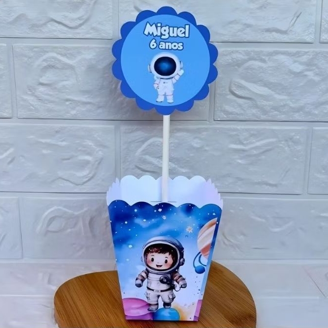 PEGUE E MONTE – Centro de Mesa Cachepot Personalizado Astronauta - Festa Infantil - Aniversário - Lembrancinha