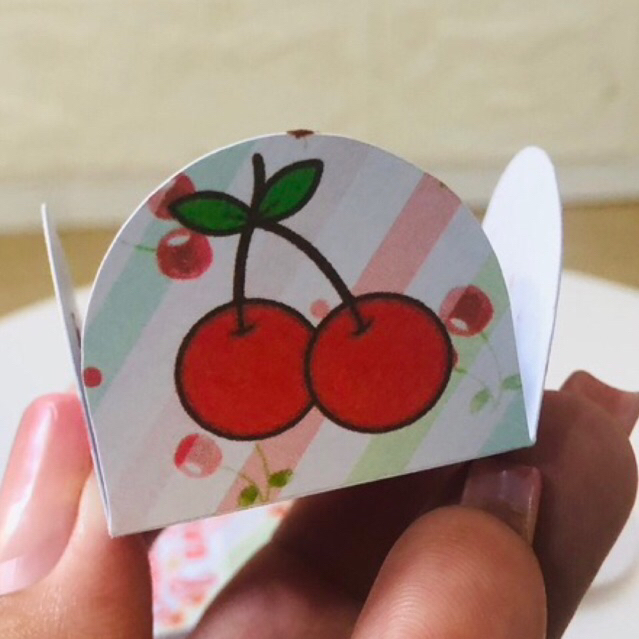 Forminha Personalizada para Doces Finos Brigadeiro 4 Pétalas Festa Cerejinha Aniversario Mêsversario