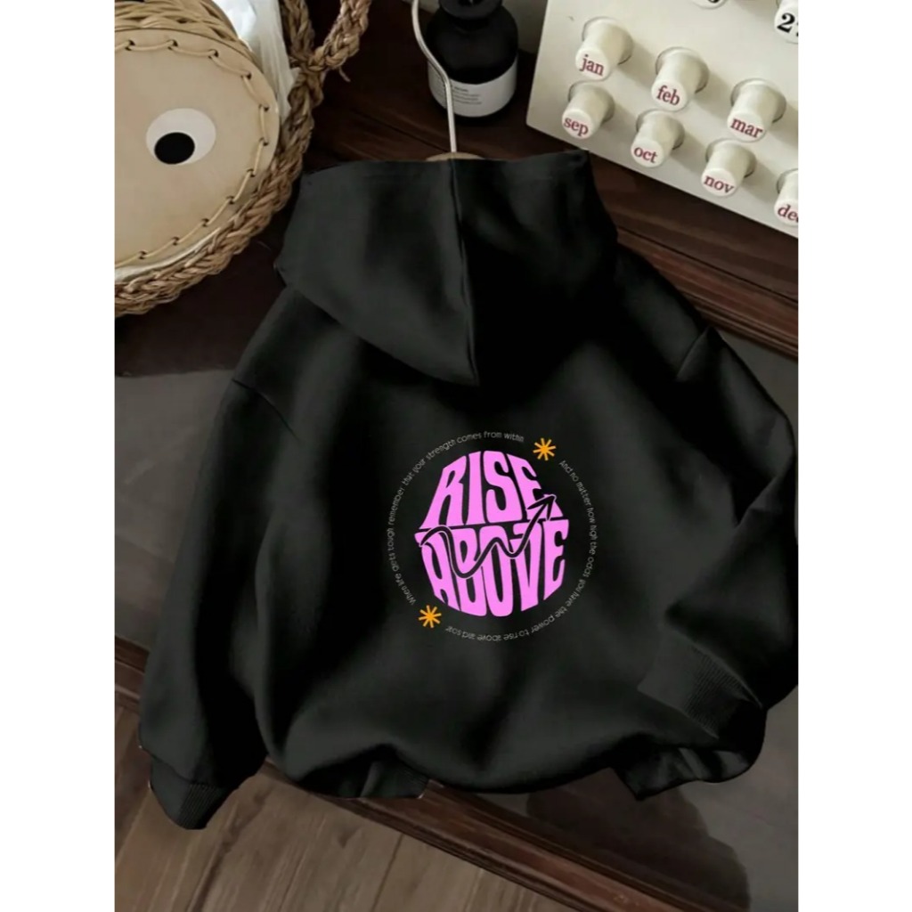 Moletom Unisex Preto com Estampa Gráfica "RISE ABOVE" - Design Motivacional, Poliéster, Capuz Ajustável e Corte Relaxado