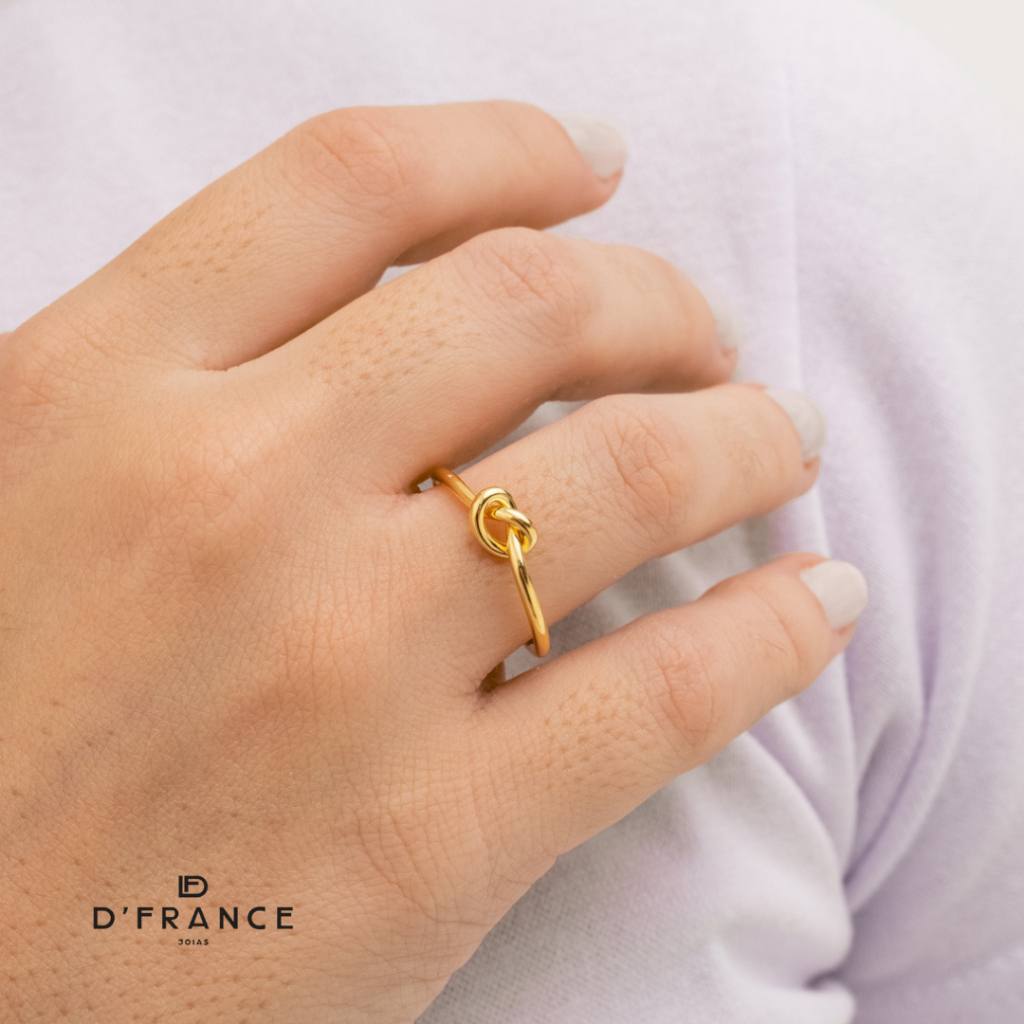 Anel Delicado Dourado Nózinho Ajustável Folheado a Ouro 18K - D France Semijóias