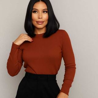 Blusa Feminina Manga Longa Renove seu guarda-roupa com nossa blusa feminina manga longa confeccionada em tecido ribana c