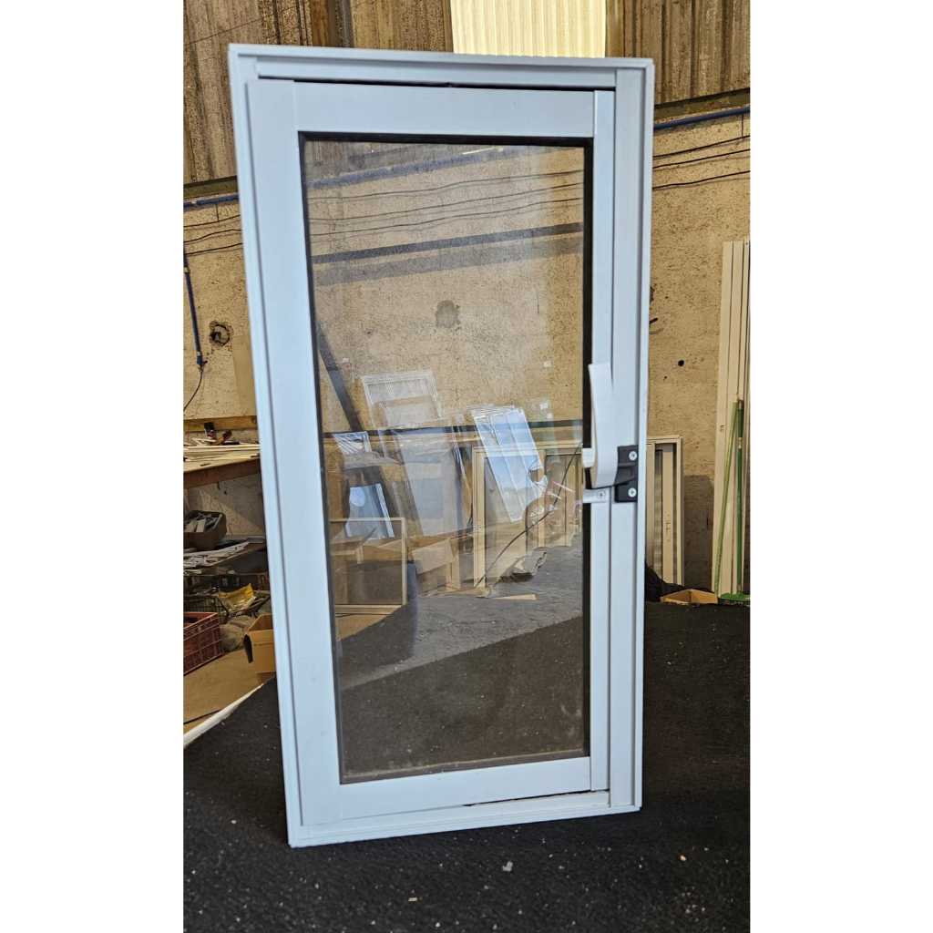 Vitro Capelinha Pivotante - Alumínio Branco 60x30 - Janela sala - Janela Capela Pivotante em Oferta na Shopee