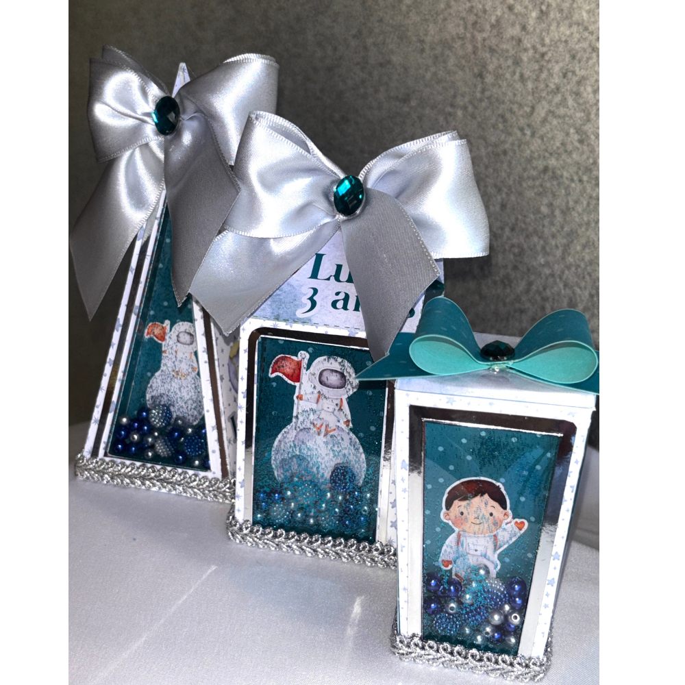 Kit Caixa Personalizada Luxo Astronauta Shaker/ Lembrancinha Aniversário/ Caixinha para festa/