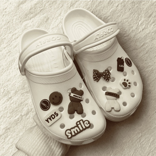 Chinelo Feminino Estilo Babuche Pigente Corfly Baixo 100% EVA Solado Leve Antiderrapante broches em Oferta na Shopee