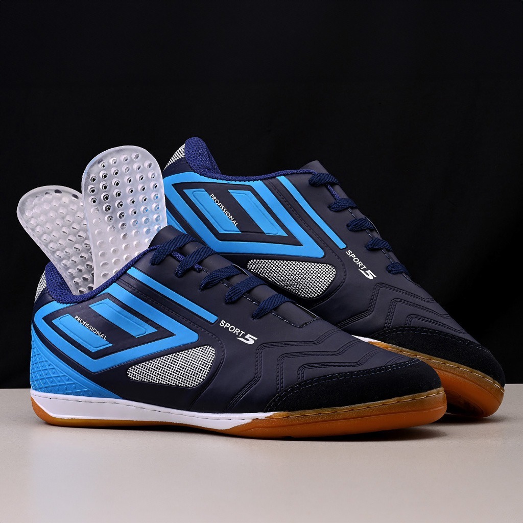 Chuteira futsal Salão PROFISSIONAL LANÇAMENTO BORDADA  pumb 5 Colada e costurada Oferta unica femenina e Masculina Rapid em Oferta na Shopee