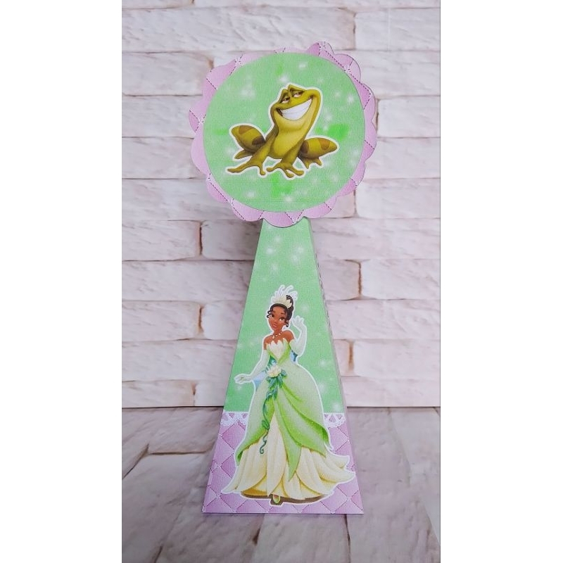 Caixa Pirâmide Princesa Tiana, caixa cone, lembrancinha de festa, caixinha personalizadas