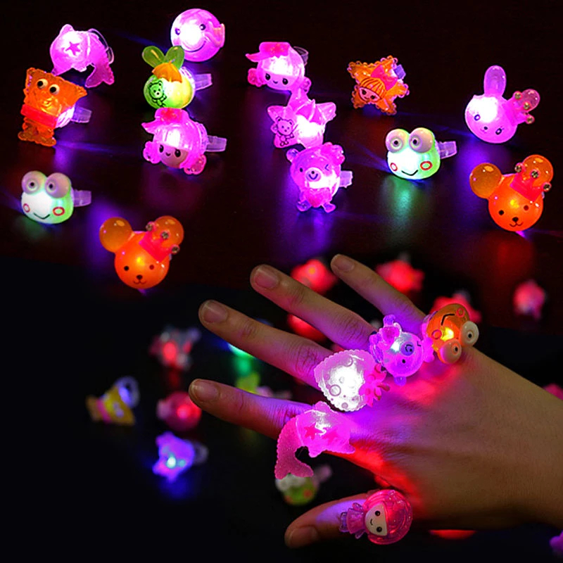 Pcs/Pack Cartoon LED Light Up Colar De Anéis De Dedo Piscando/Anel De Geléia Luminoso Estilo Aleatório/Presentes Infanti