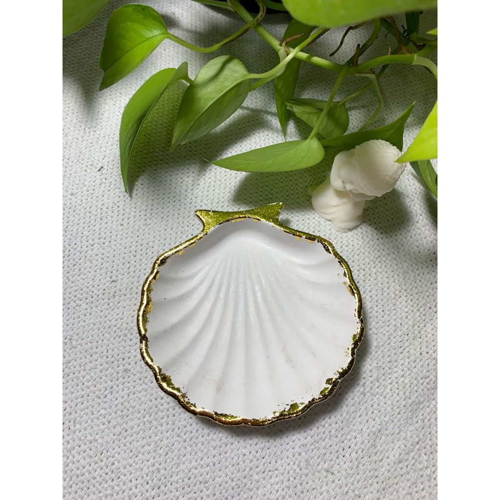 Concha Decorativa em Gesso e Cimento – Porta-Joias Artesanal Colorido e Impermeabilizado