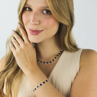 KIT COLAR E PULSEIRA RESINADO TREVO VIRGINIA FOLHEADO A PRATA 925